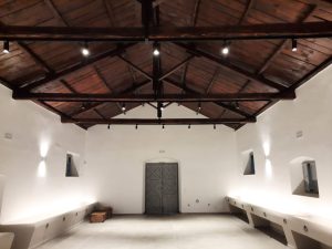 Tra Memoria e Luce: Il Restauro di un’Antica Stalla Rurale