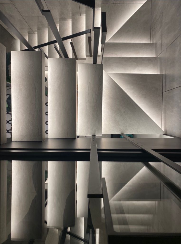 Eleganza Contemporanea: Un Viaggio attraverso il Design d’Interni — Residenziale: progetto di illuminazione realizzato da Battaglia Illuminazione