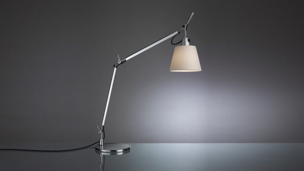 Lampada da tavolo Artemide Tolomeo Basculante
