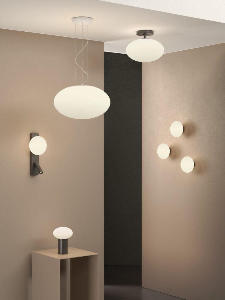 Applique Astro Lighting Zeppo con le sfere di vetro a parete e la lampada da tavolo