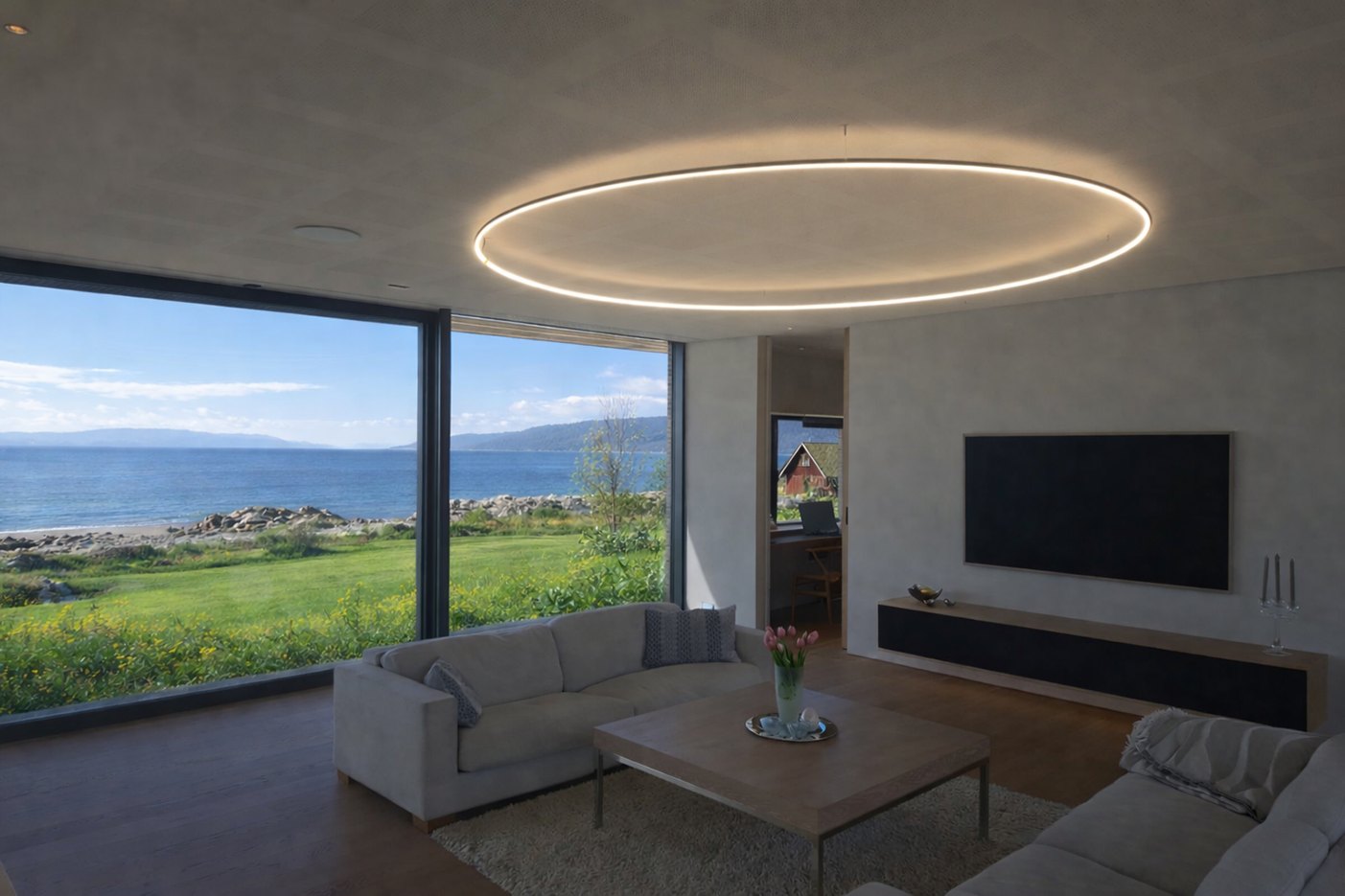 Soggiorno con vista mare e l'anello di luce Egoluce Moonlight a soffitto: la stessa scena al buio e con la luce accesa