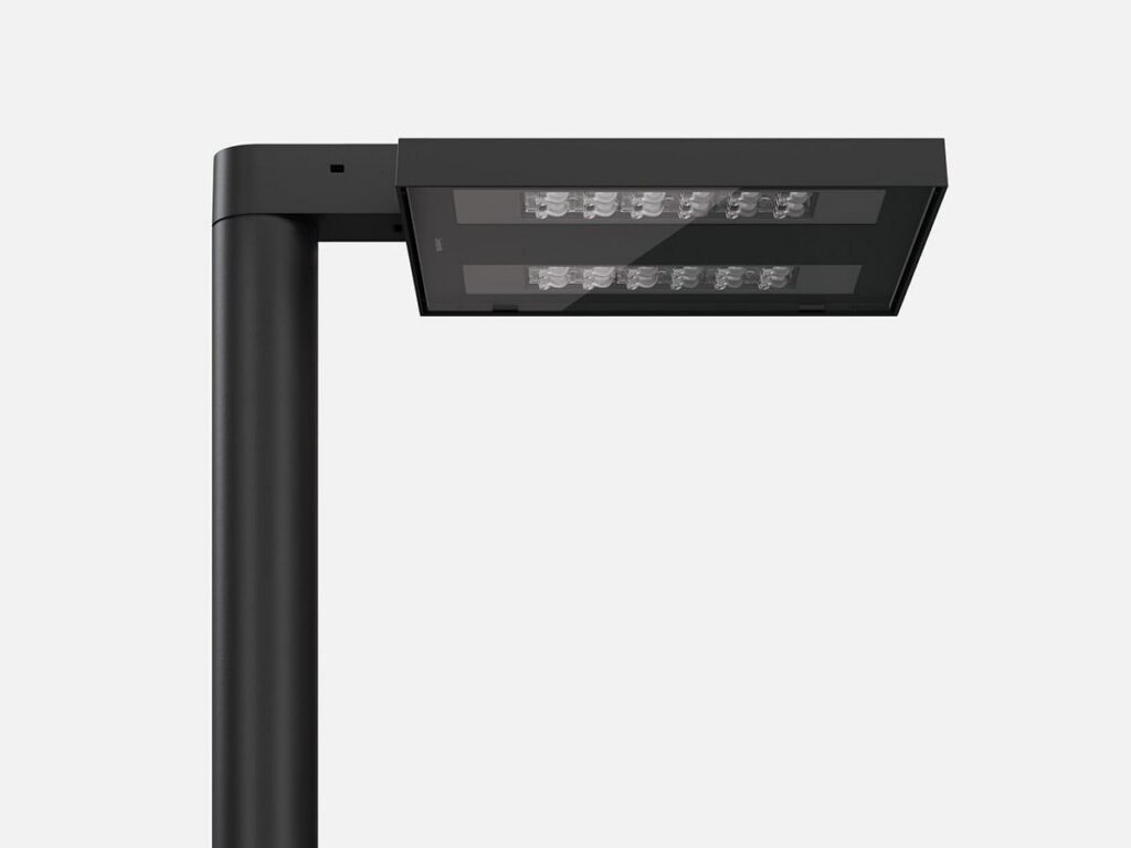 Lampione Lombardo Kai con la testa piatta a LED